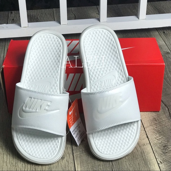 NWT Nike Benassi JDI Metallic QS Pearls WMNS - Picture 4 of 7
